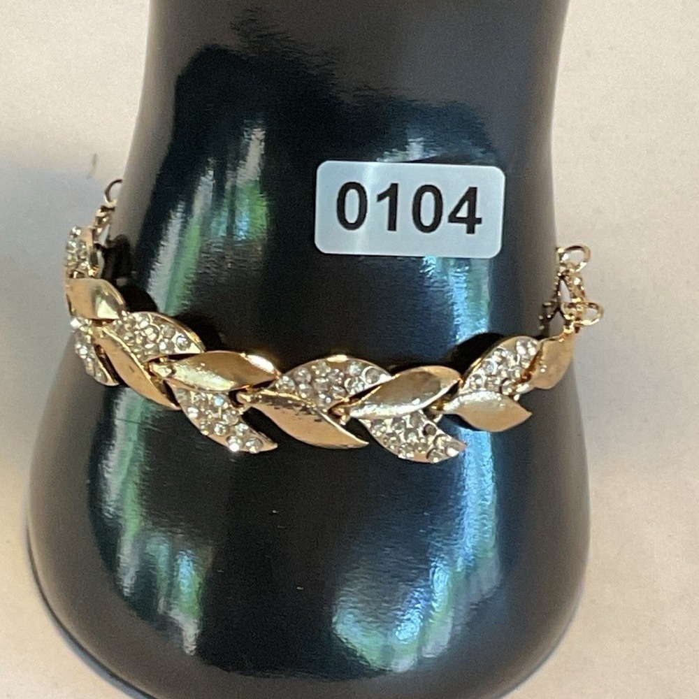 Vintge Gold Tone Laurel Leaf Rhinestone Link Bracelet Adjustable Evening Jewelry